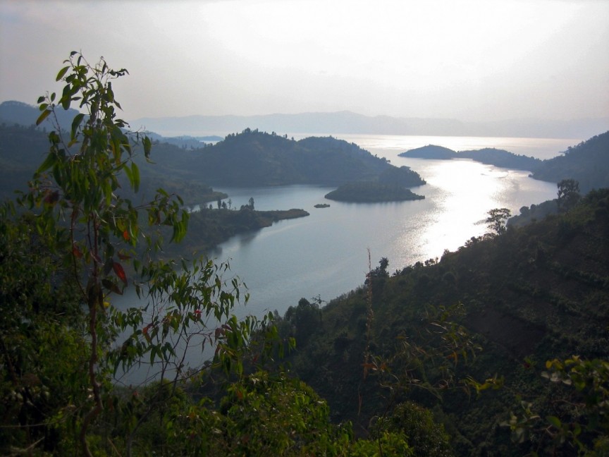 Monoun volcanic lake